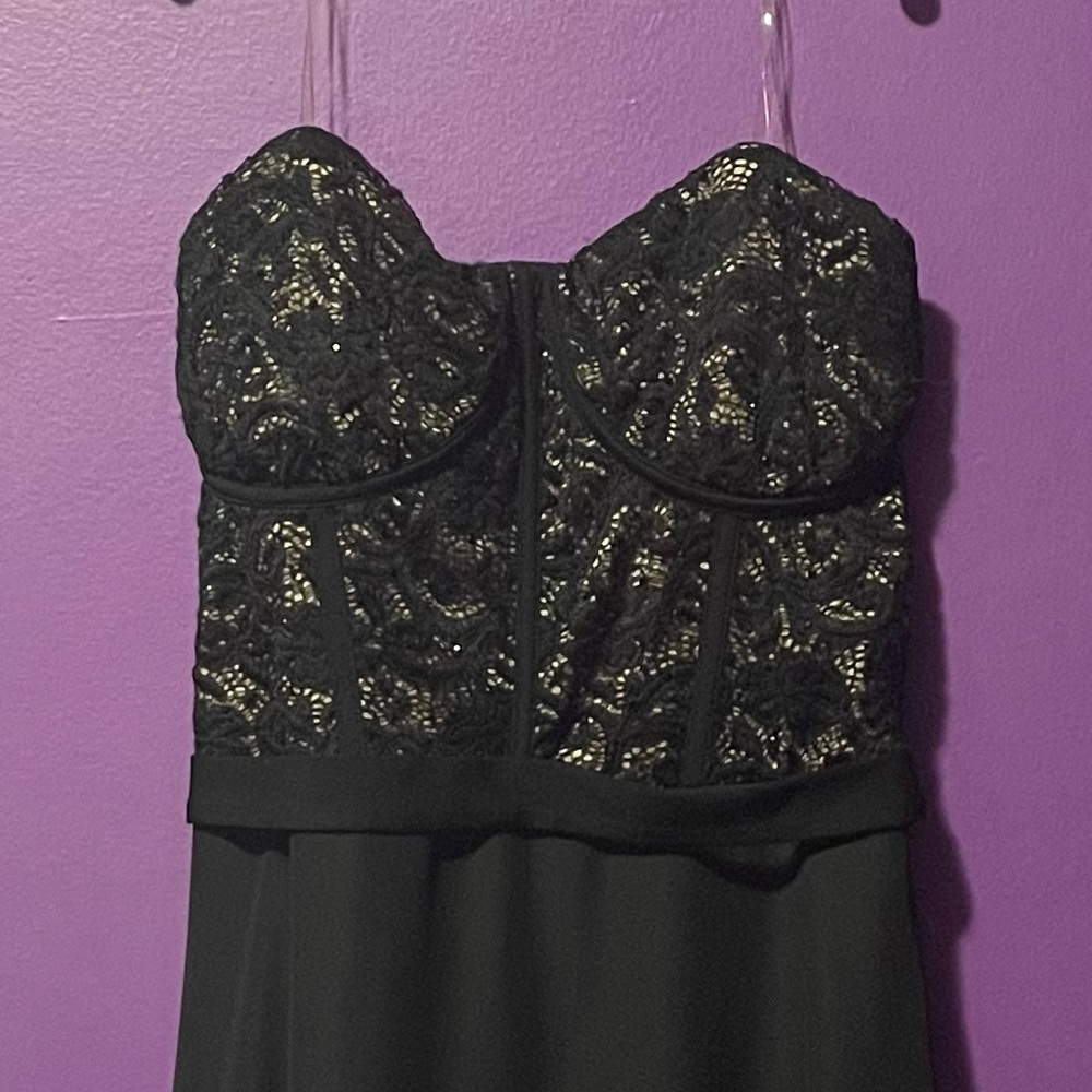 Black Sleeveless Womens Gown